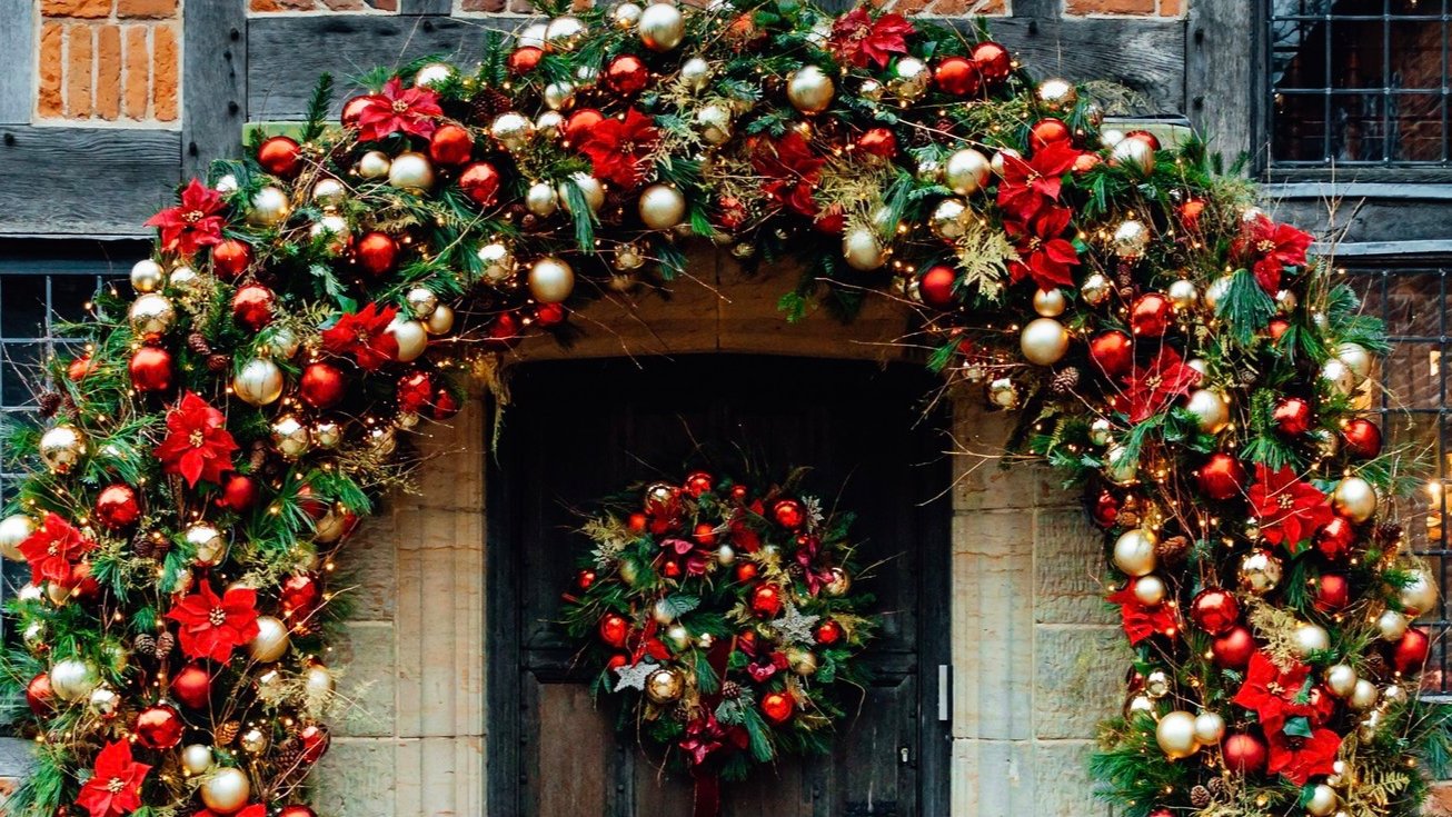 3 Steps to Outdoor Christmas Decorating - The Home Depot