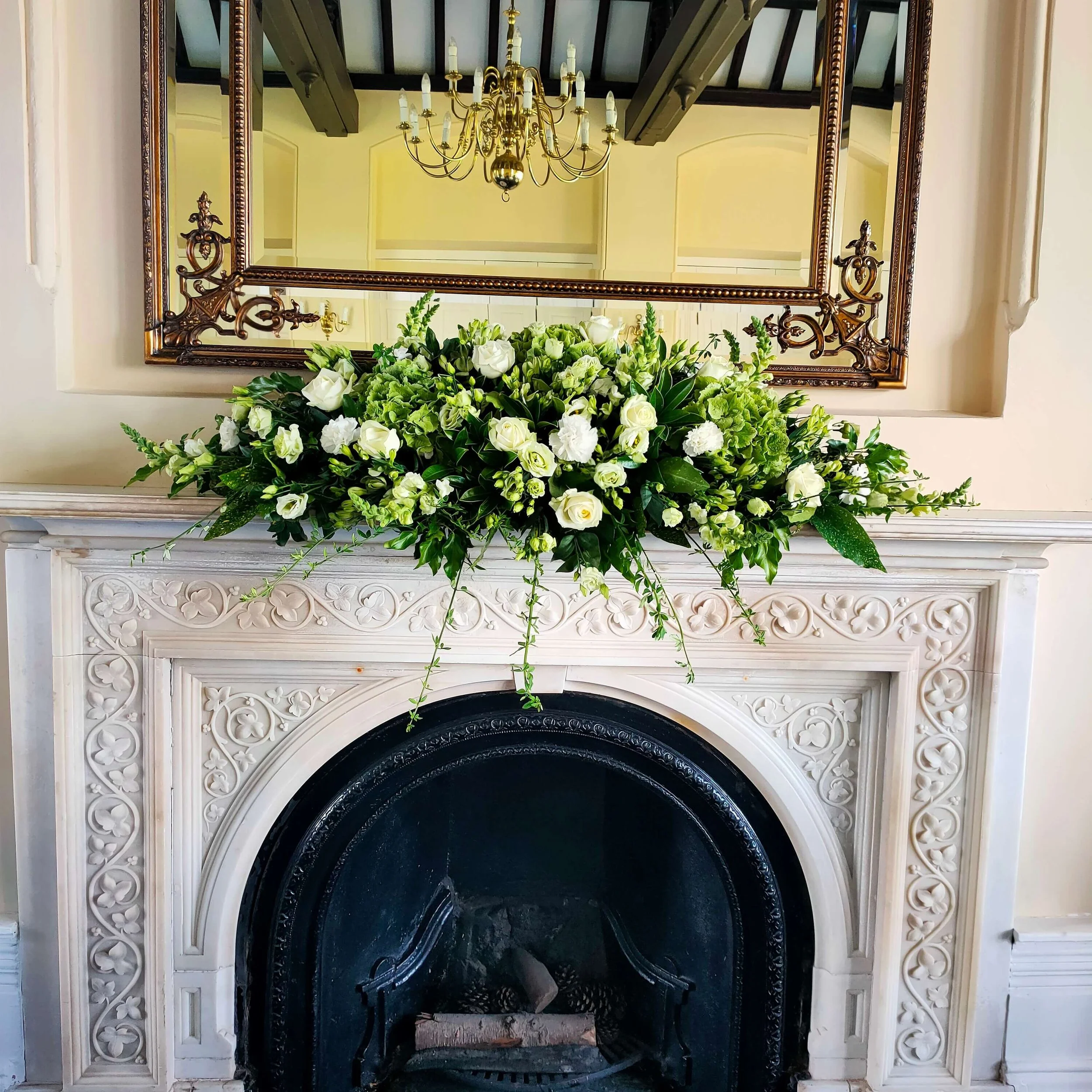 Elegant Wedding Flower Arrangement by HeiDesigns
