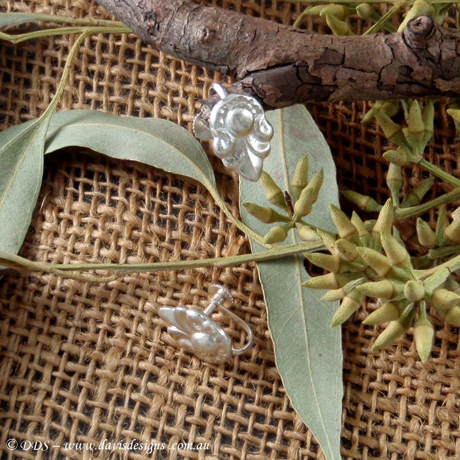 Fleur de lis screw-on earrings (925)