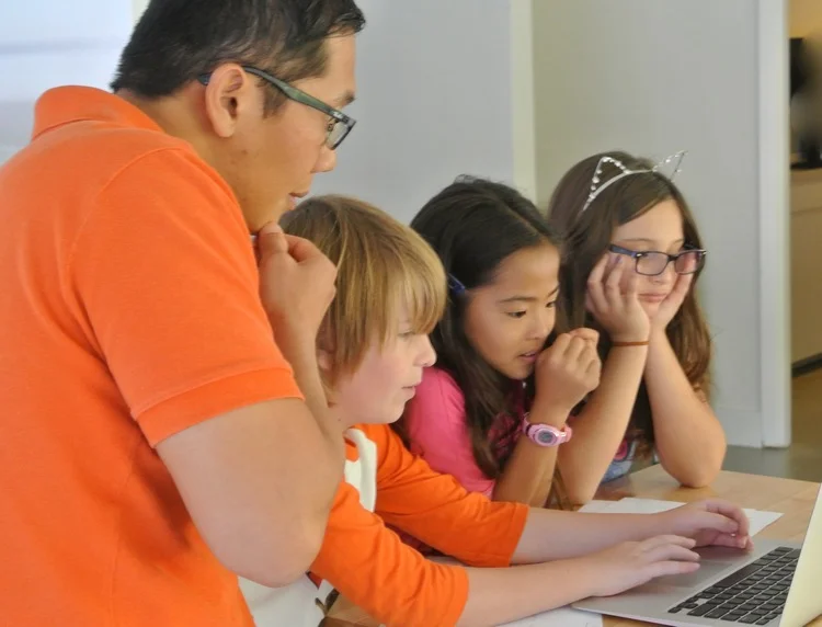 Dr. Lai Visits our Coding Lab