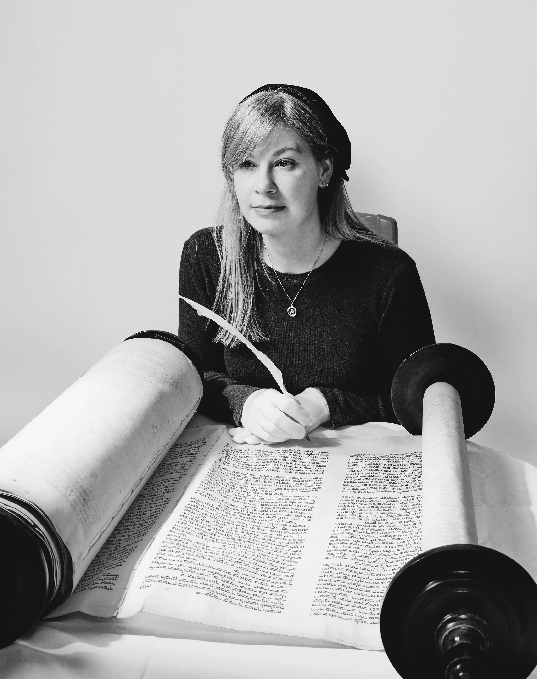 Soferet, London, UK (Large Print)