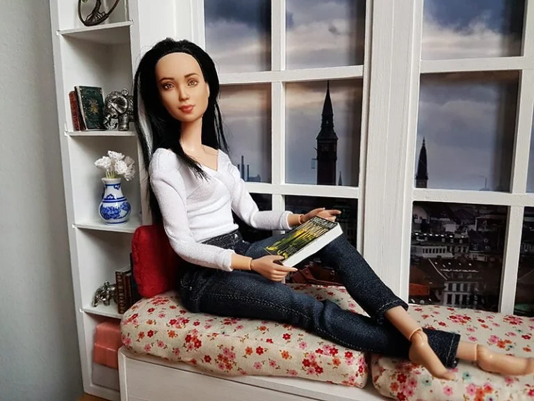 Reading Window, Not Quite Playscale, Furniture for Barrbie - Plastically Perfect - Barbie Diorama Gear 07.jpg