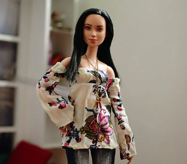 OOAK Made to Move Black Hair Barbie, Eve, Plastically Perfect - OOTD - DIY sewing floral romantic blouse 03.jpg