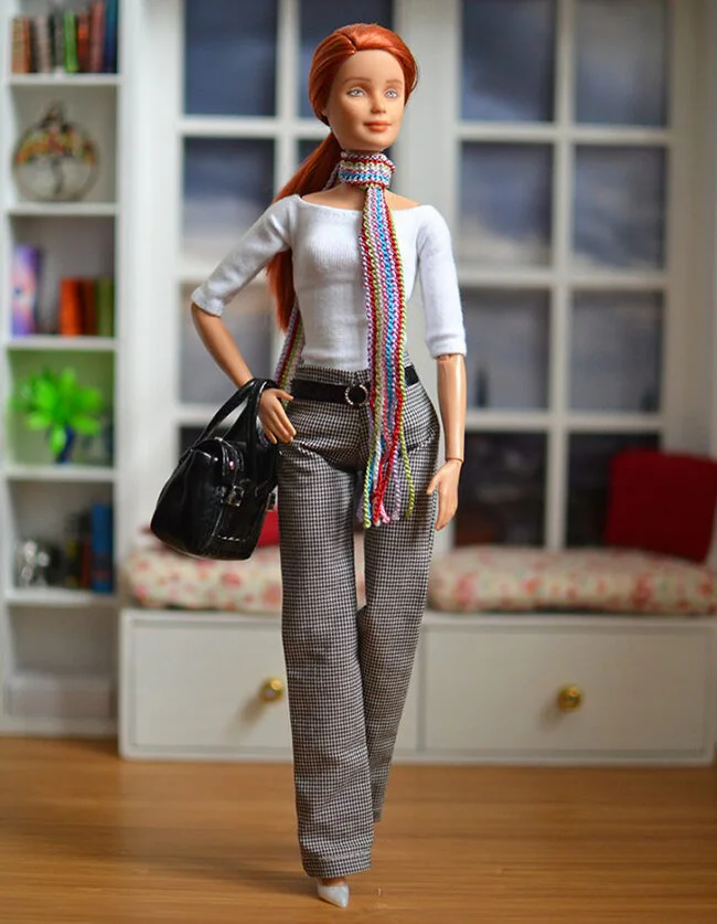 OOAK redhead made to move barbie - Plastically Perfect - OOTD capsule wardrobe outfit 11 pic 01.jpg