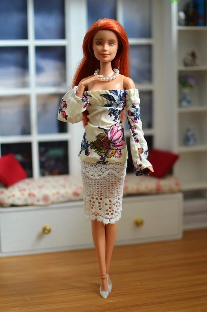 OOAK barbie red hair made to move repaint - Plastically Perfect - OOTD capsule wardrobe outfit 27, pic 01.jpg