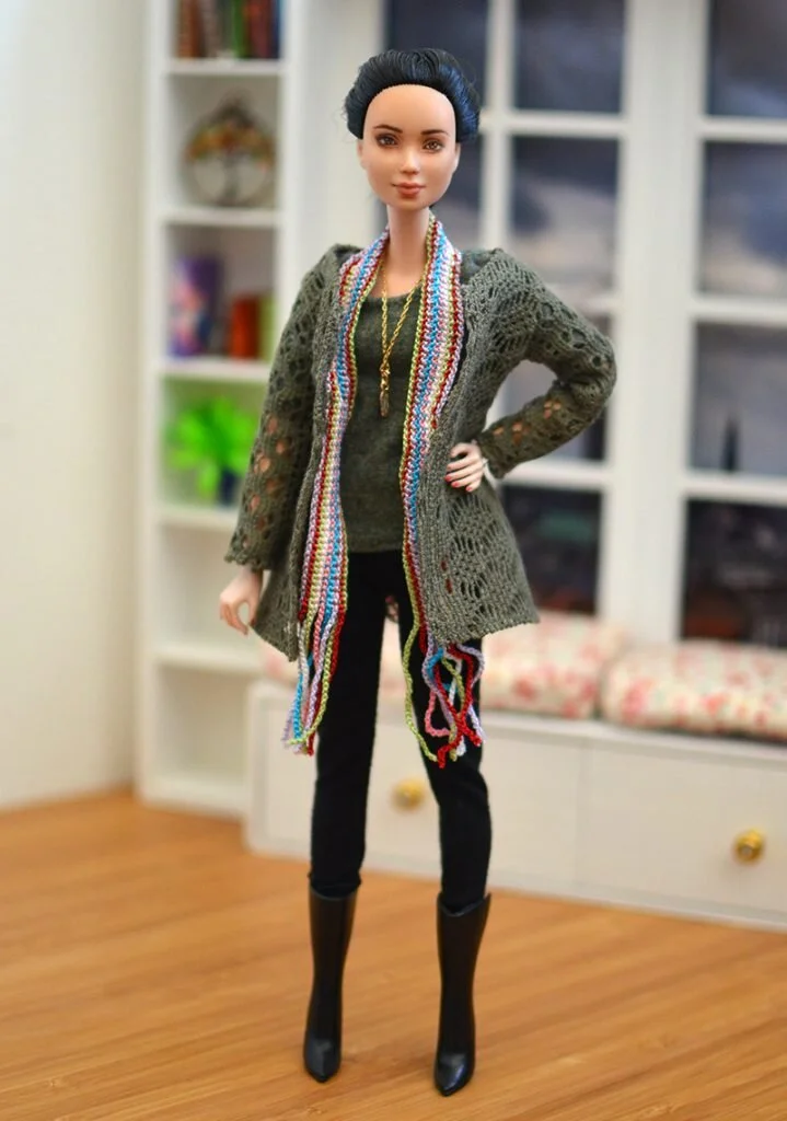 OOAK barbie black hair made to move repaint - Plastically Perfect - OOTD capsule wardrobe outfit 29 pic 01.jpg