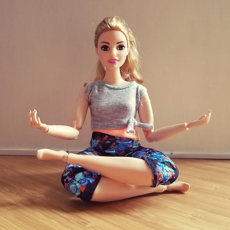 Move Barbie Curvy Doll Barbie Curvy 2018 2025