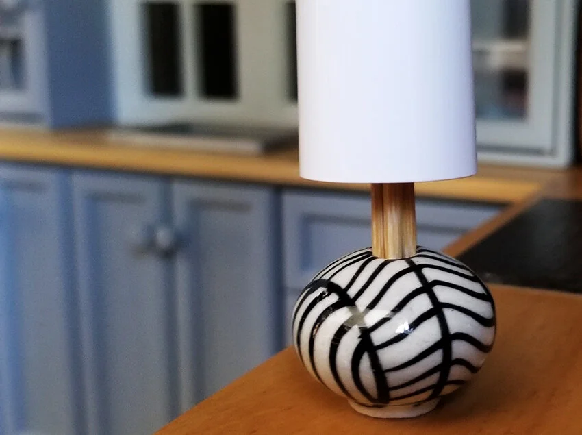 Barbie Diorama DIY accessories - Plastically Perfect - Diorama Modern Lamp with Shade preview.jpg