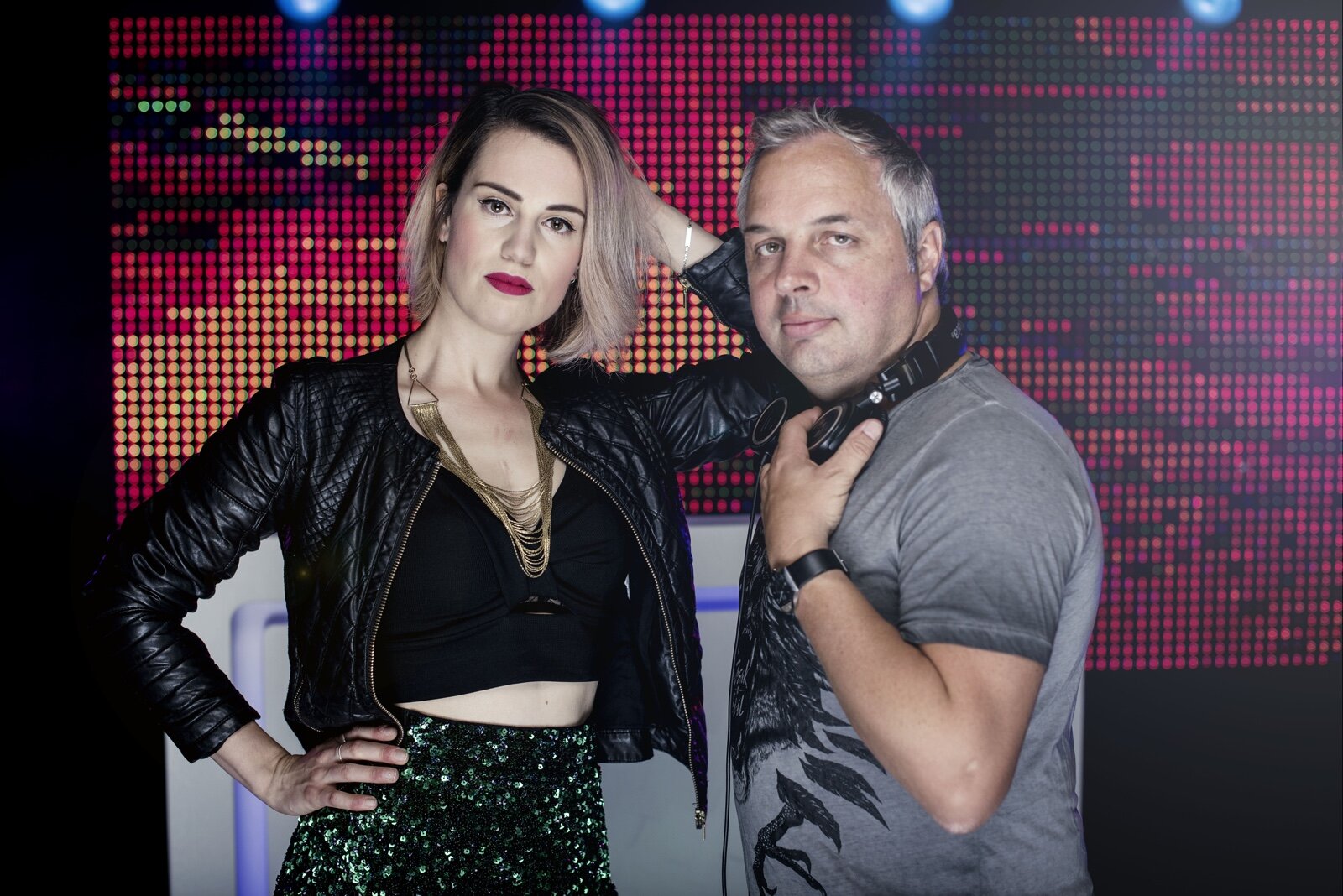 bandshopper.nl-dj-and-lady-laura-dance-wall.jpg