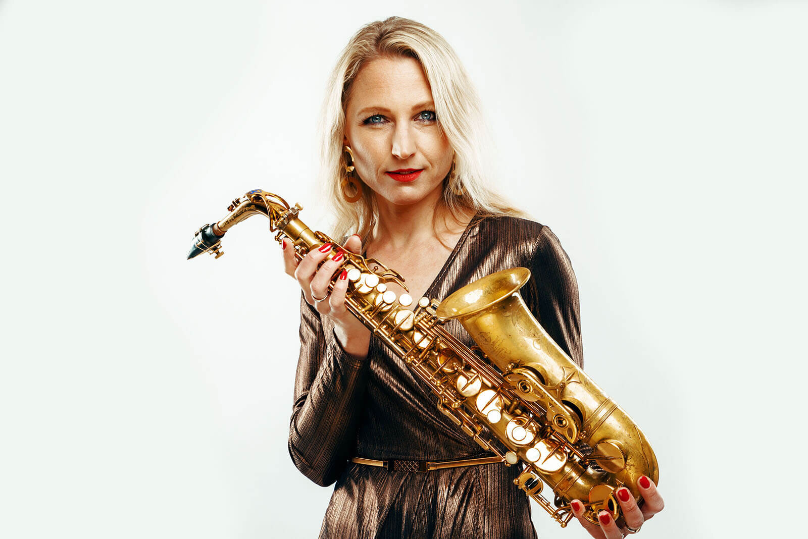 Saxy-Kirsten-saxofiniste-dj-and-Sax.jpg