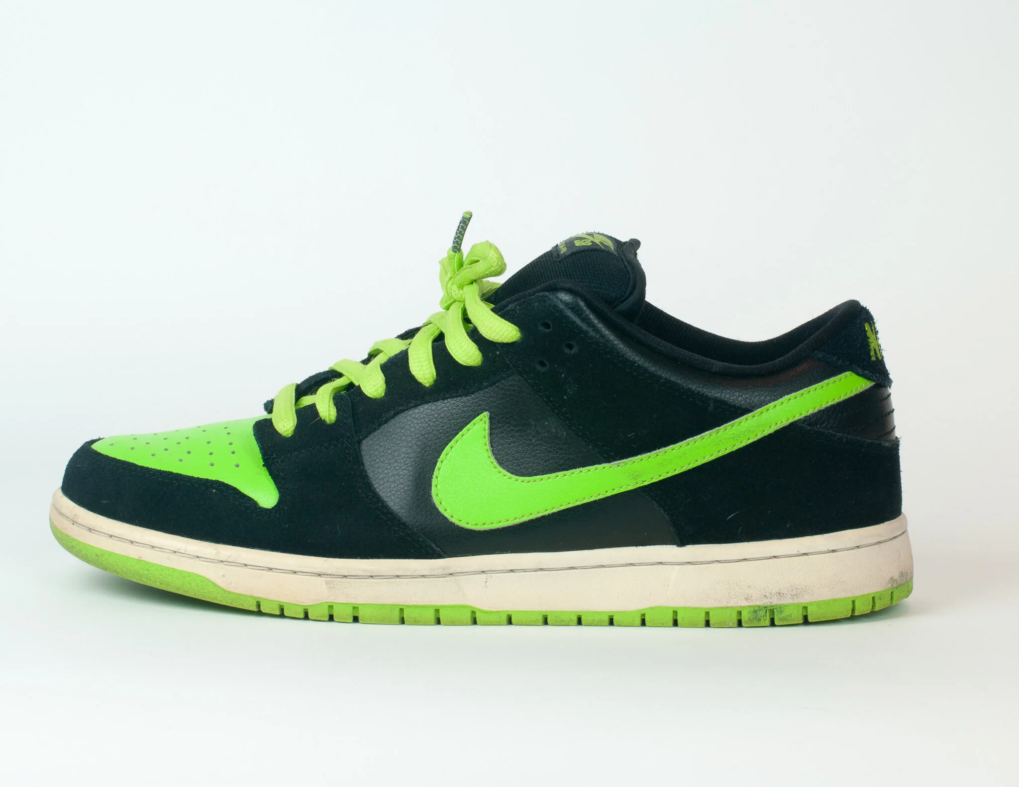 nike dunk low neon