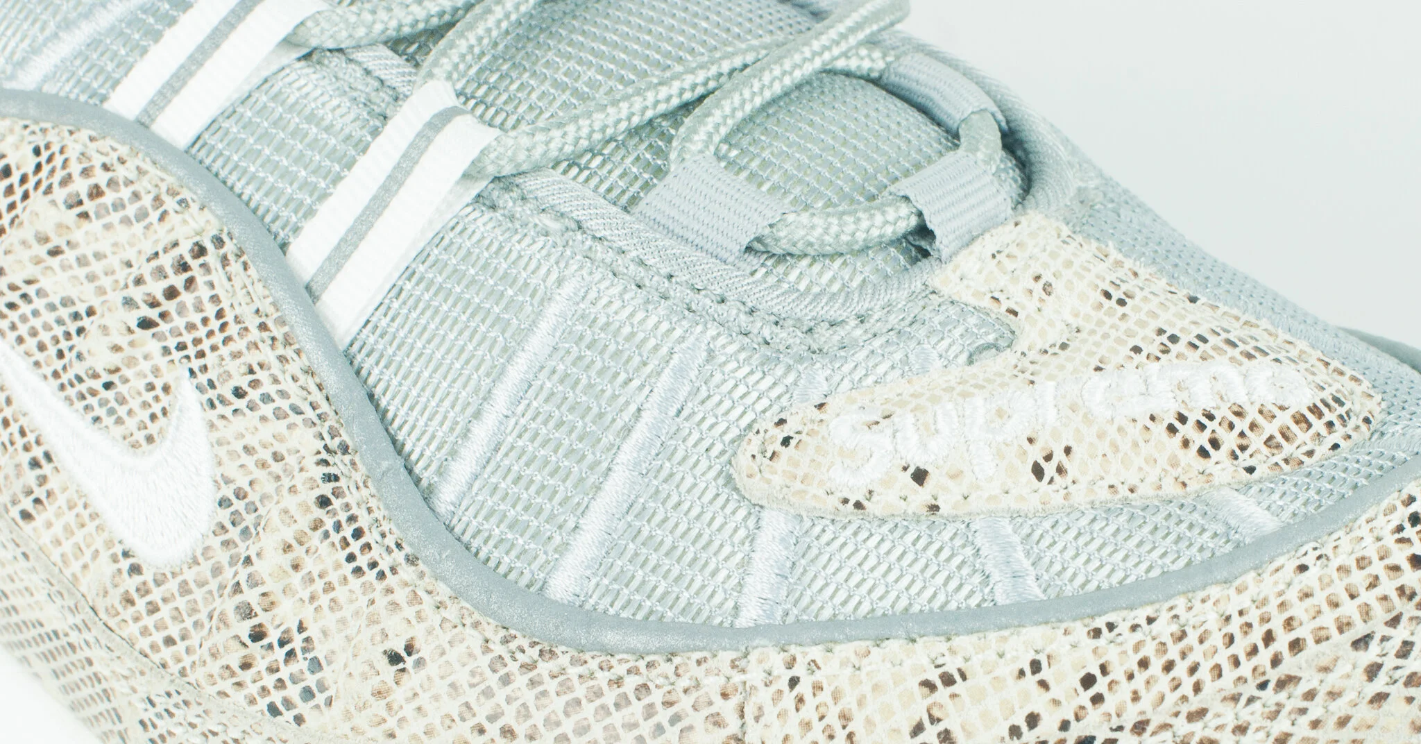 Air max 98 clearance x supreme snakeskin