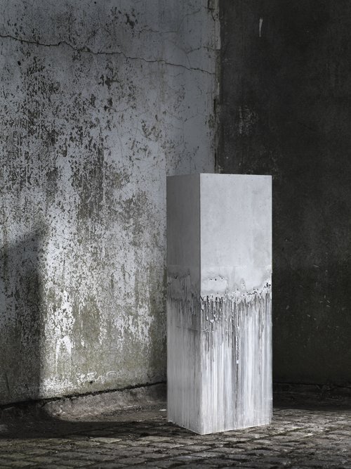 Enigma, 78 x 32 x 32 cm, glass and concrete, 2017.