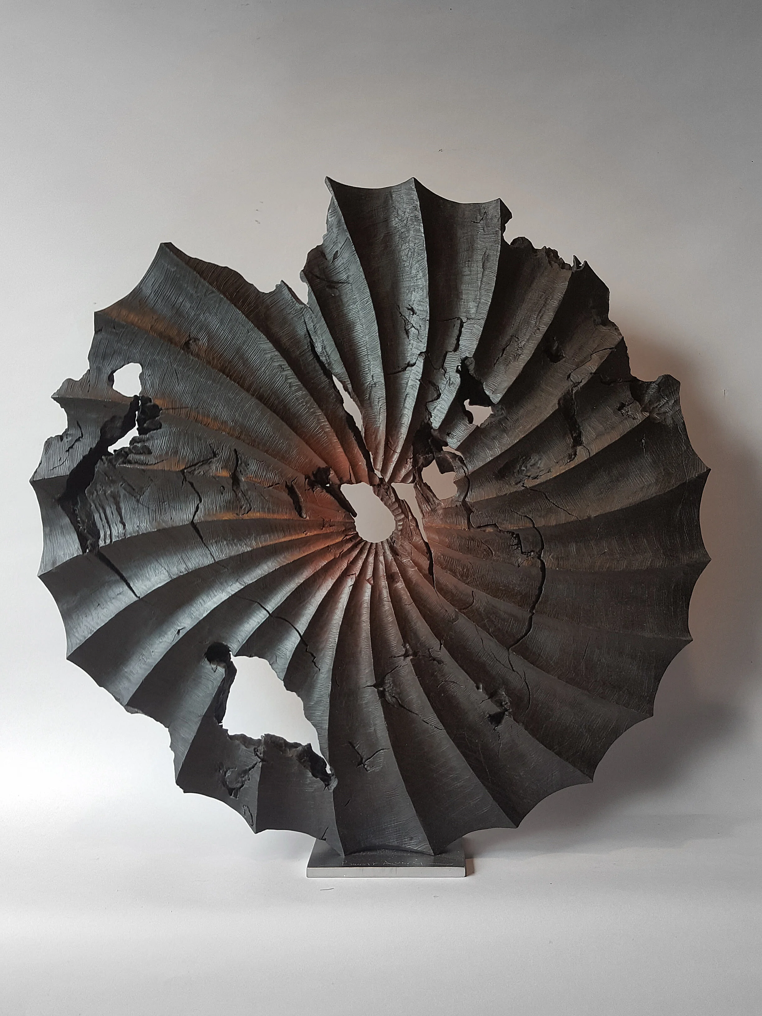 Roue noire et rouge, 70 cm