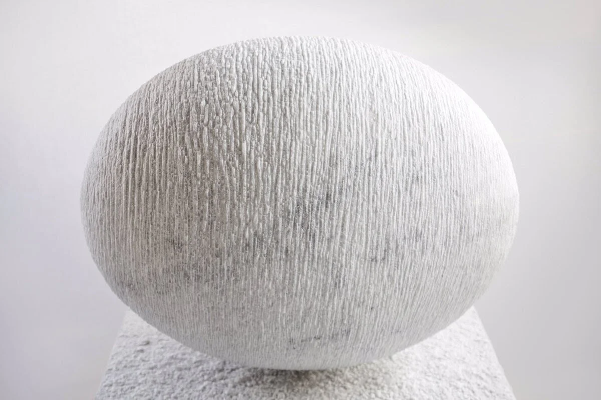 The EGG in Alabaster (30 cm high x 32 cm long x 30 cm wide)