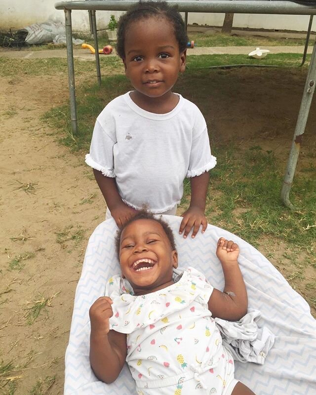 A typical day at the Refuge means lots of laughter and sweet moments like these! Florence and Esther, you are so loved!
.
.
.

Une journ&eacute;e typique au Refuge signifie beaucoup de rires et de moments comme ceux-ci !  Florence et Esther, vous &ec