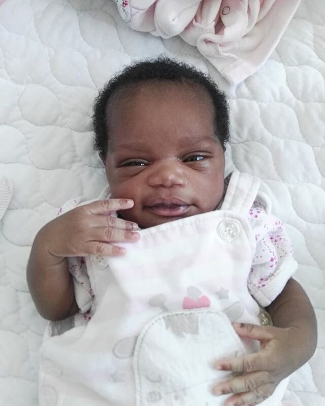 A little flash of a smile from baby Amanda who is growing and growing! We can&rsquo;t wait to see your grin and hear your giggles as you grow, Amanda! You are so loved💗
.
.
.

Un petit sourire de Amanda qui grandit et grandit !  Nous sommes impatien