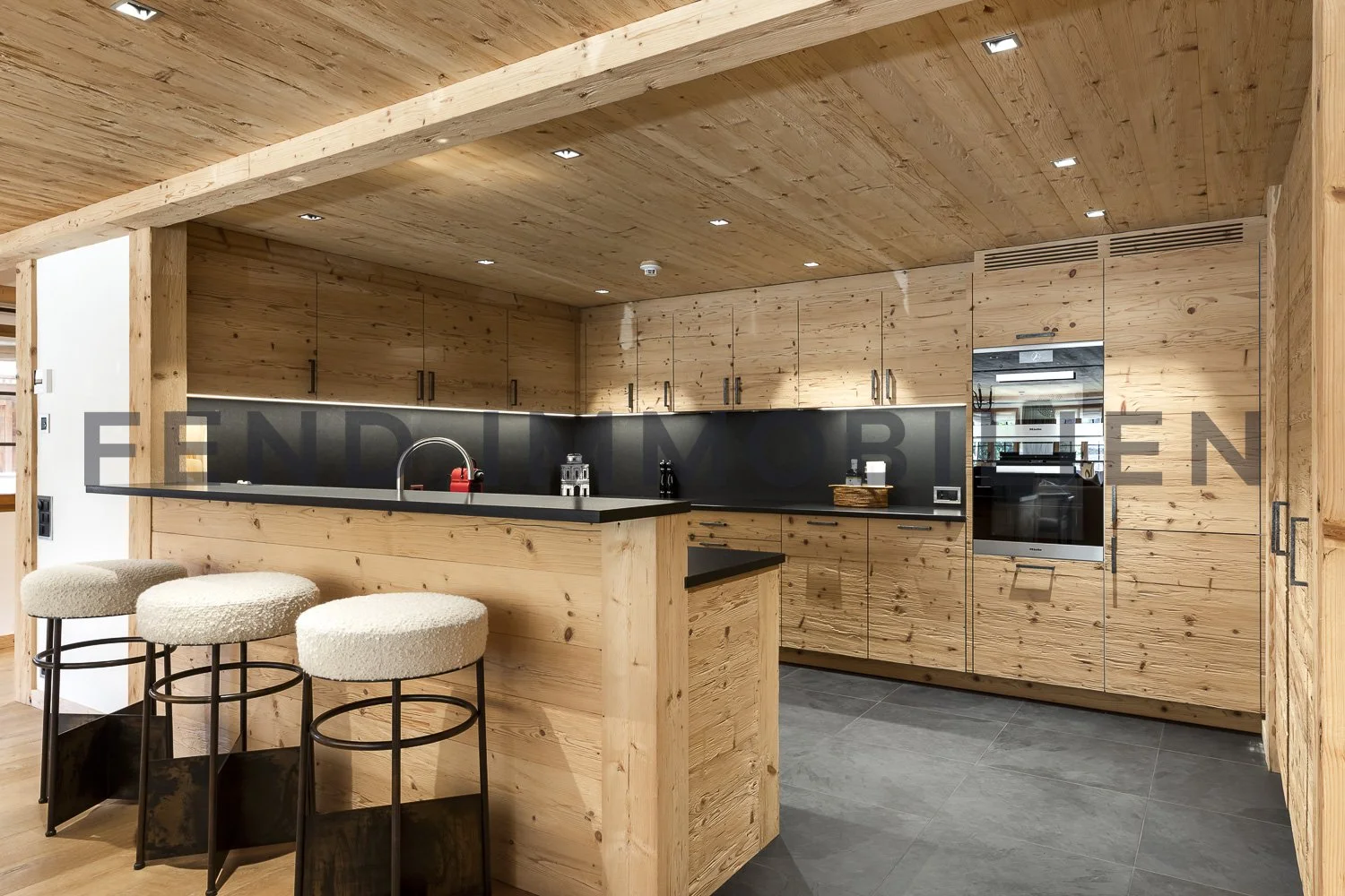 BD-2025 10 09 - Maktgassli - Saanen - 3-Modifier_B.jpg