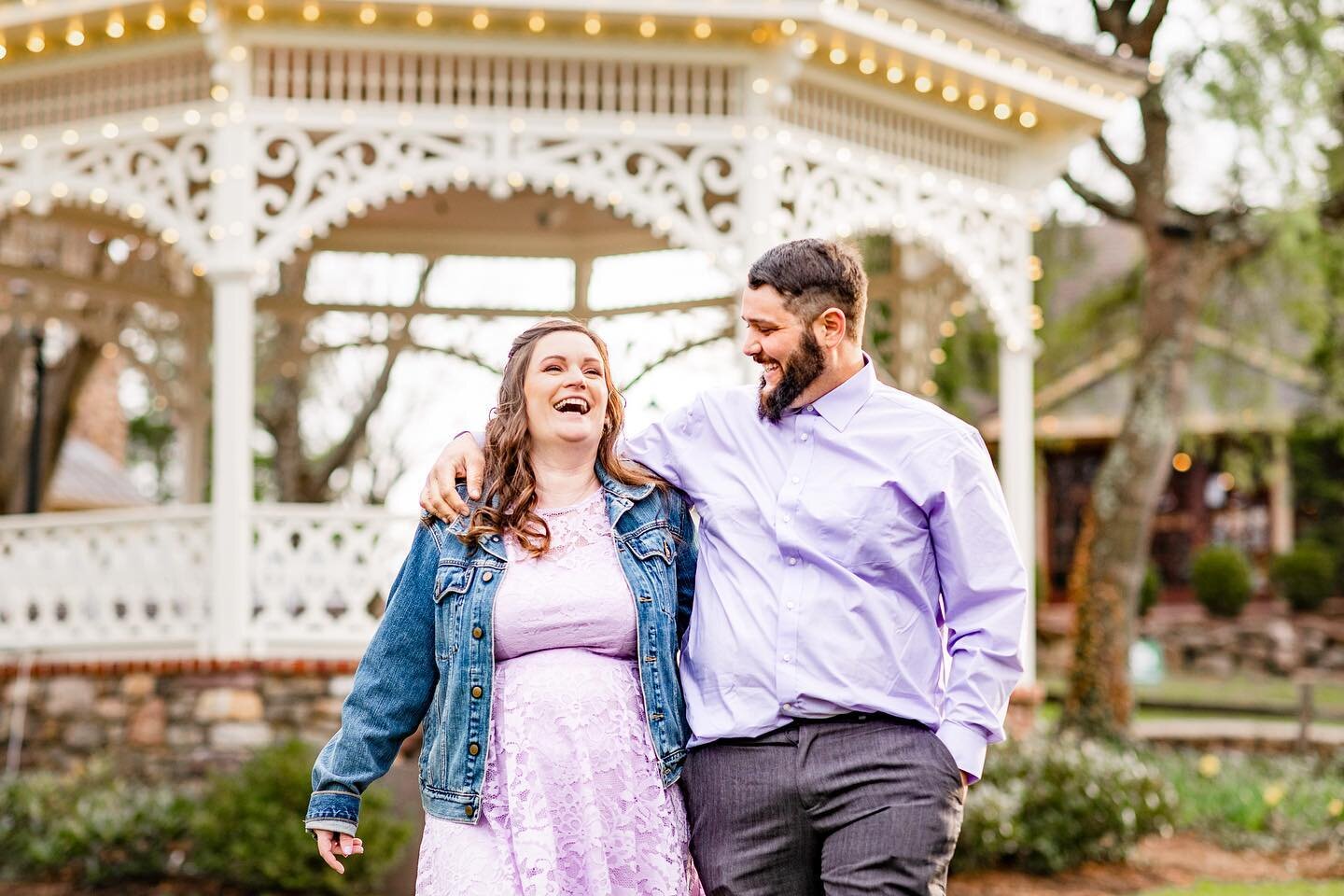This chilly weather has me at the edge of my seat waiting for all of the spring time engagement sessions! 🌷
.
.
.
.
.
#engagementsessions #WeddingPhotographer #NJWeddingPhotographer #PAengagementsession #Peddler&rsquo;sVillage #Peddler&rsquo;sVillag