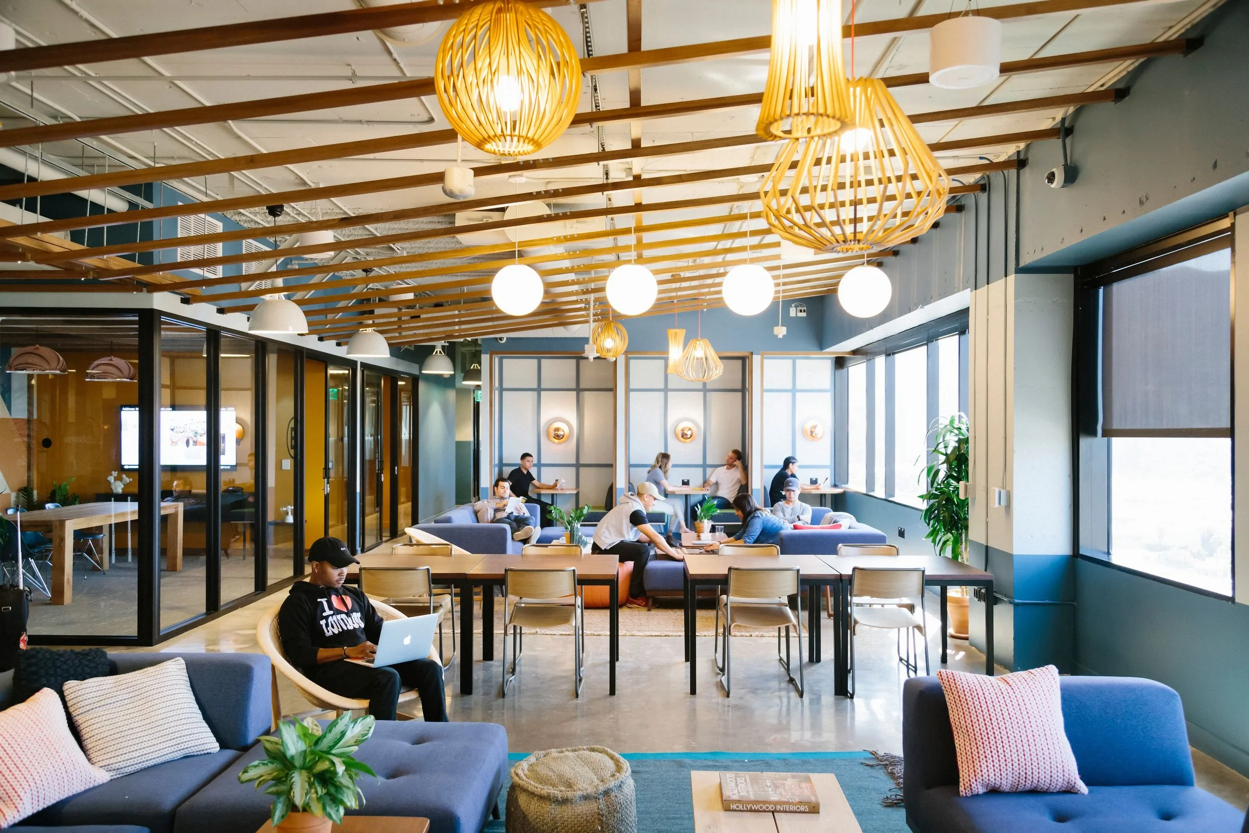 Web_150DPI-20170929-WeWork-Burbank-Common-Areas-Couch-Area-2.jpg