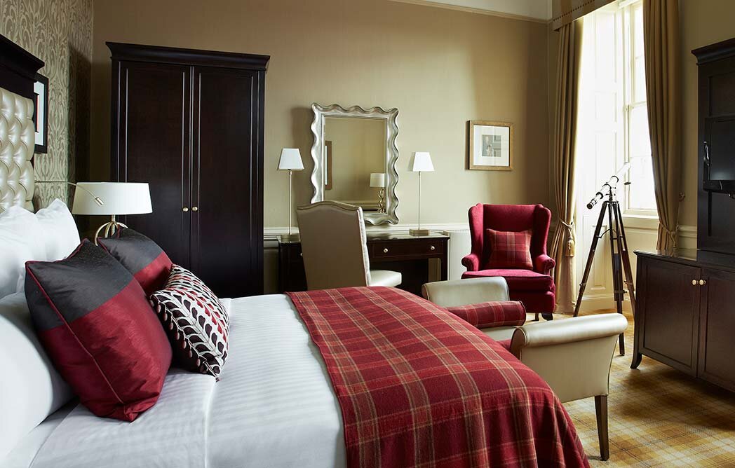 Chambre double rouge Dalmahoy Hotel and Country Club