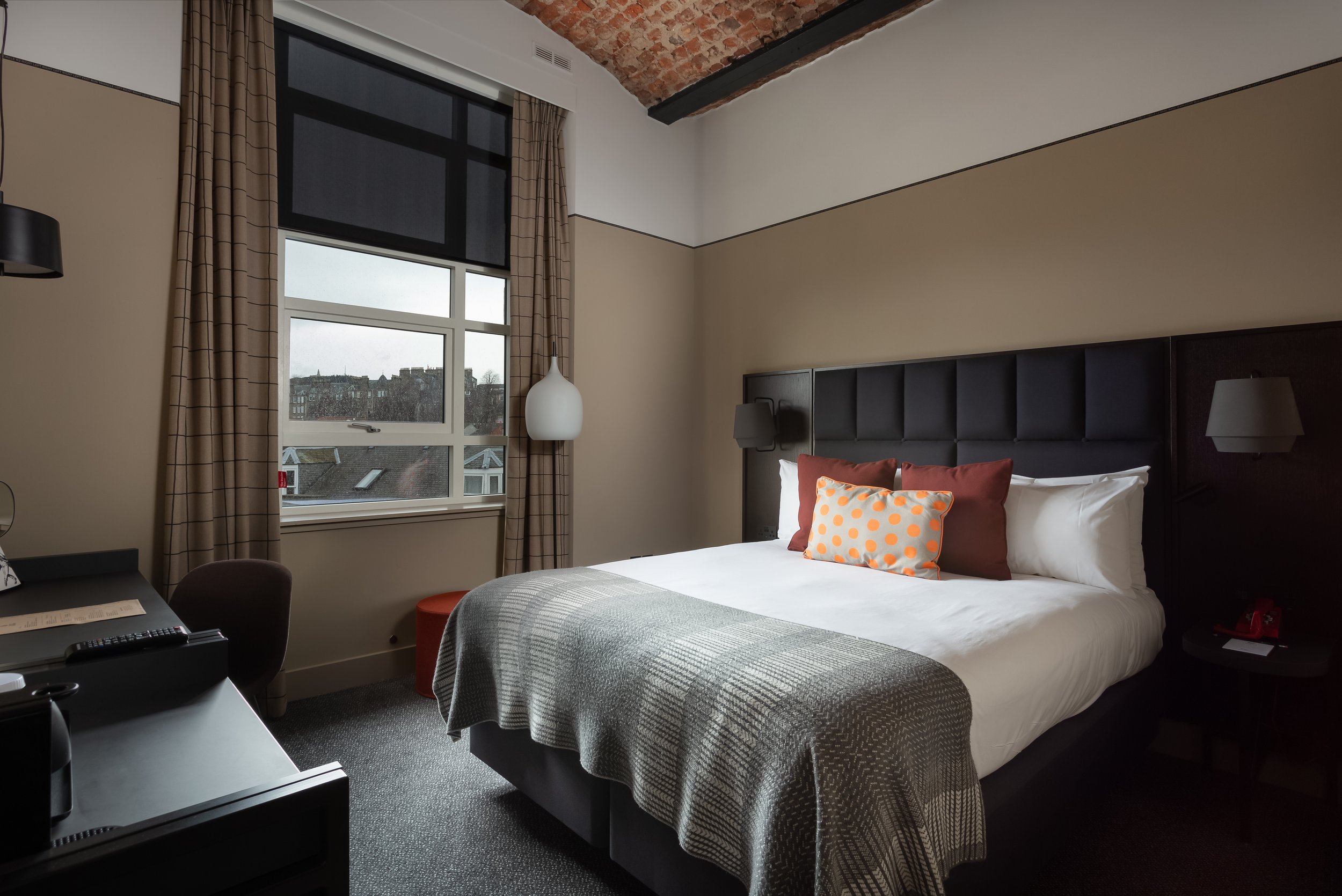 Hotel Indigo Dundee - Standard Room - 2.jpg