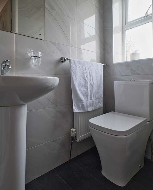 bowden-bathroom-500px.jpg