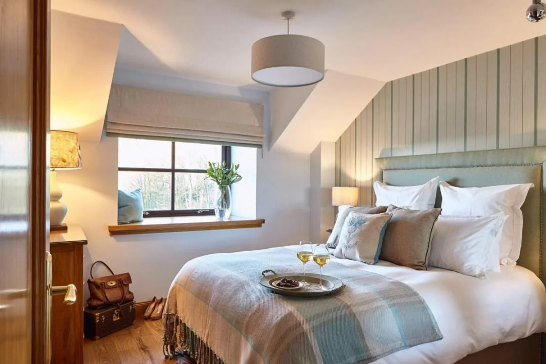 ROUNDEL7607UpperBedroom2-scaled-1.jpg