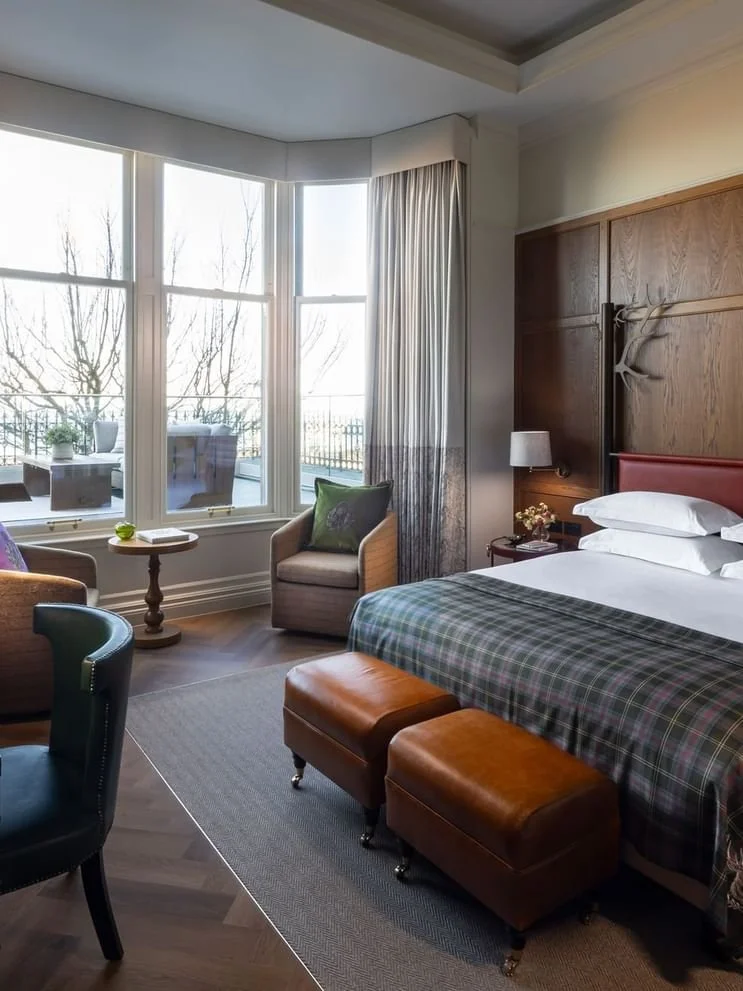 suite-with-sea-view-and-private-terrace-bed_portrait.jpg
