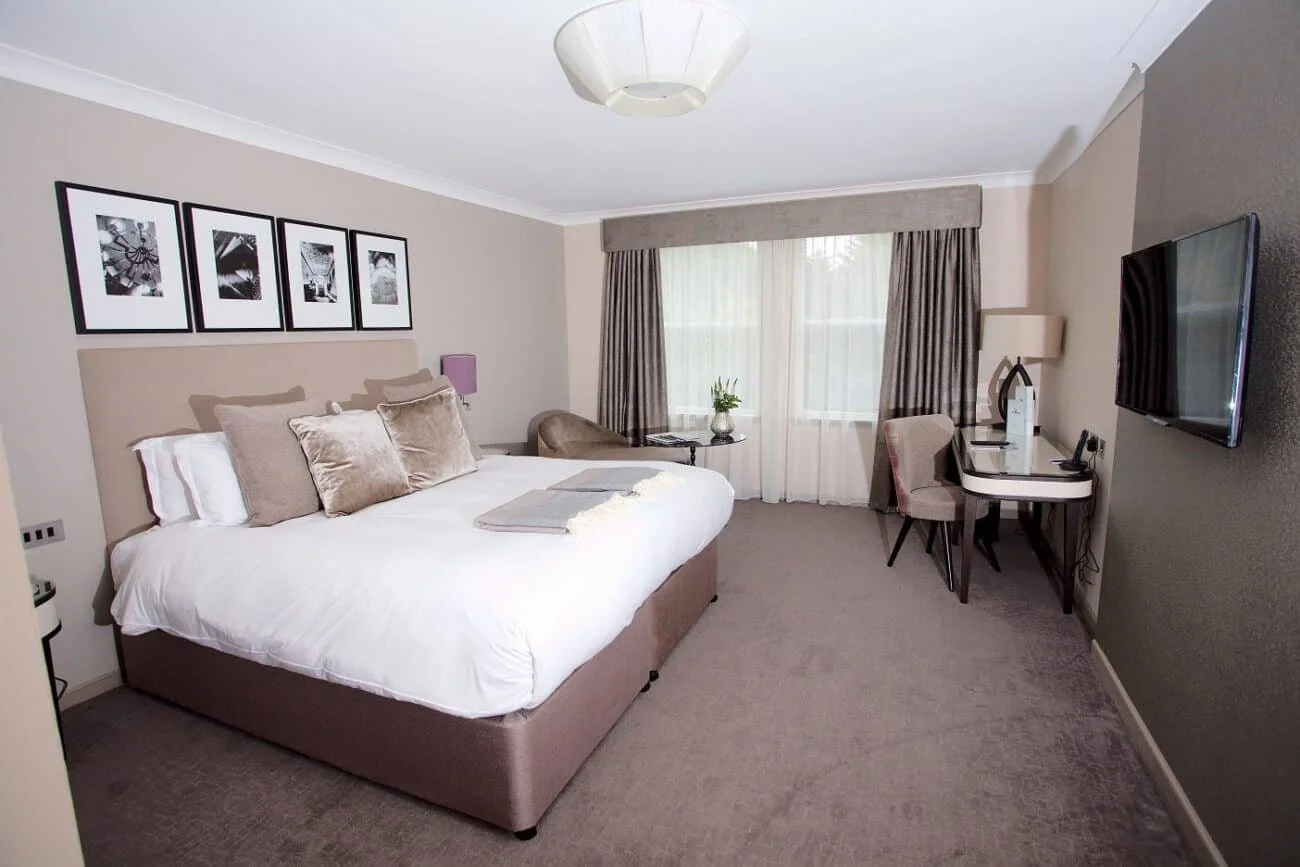 Classic-Room-1300x867.jpg