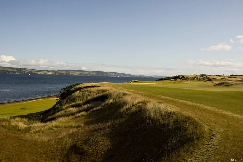 7th+Hole+with+clubhouse+-+credit+C+B-K.jpg.webp