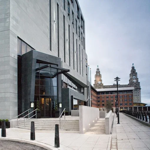 Mal_Liverpool_Exterior_01.webp