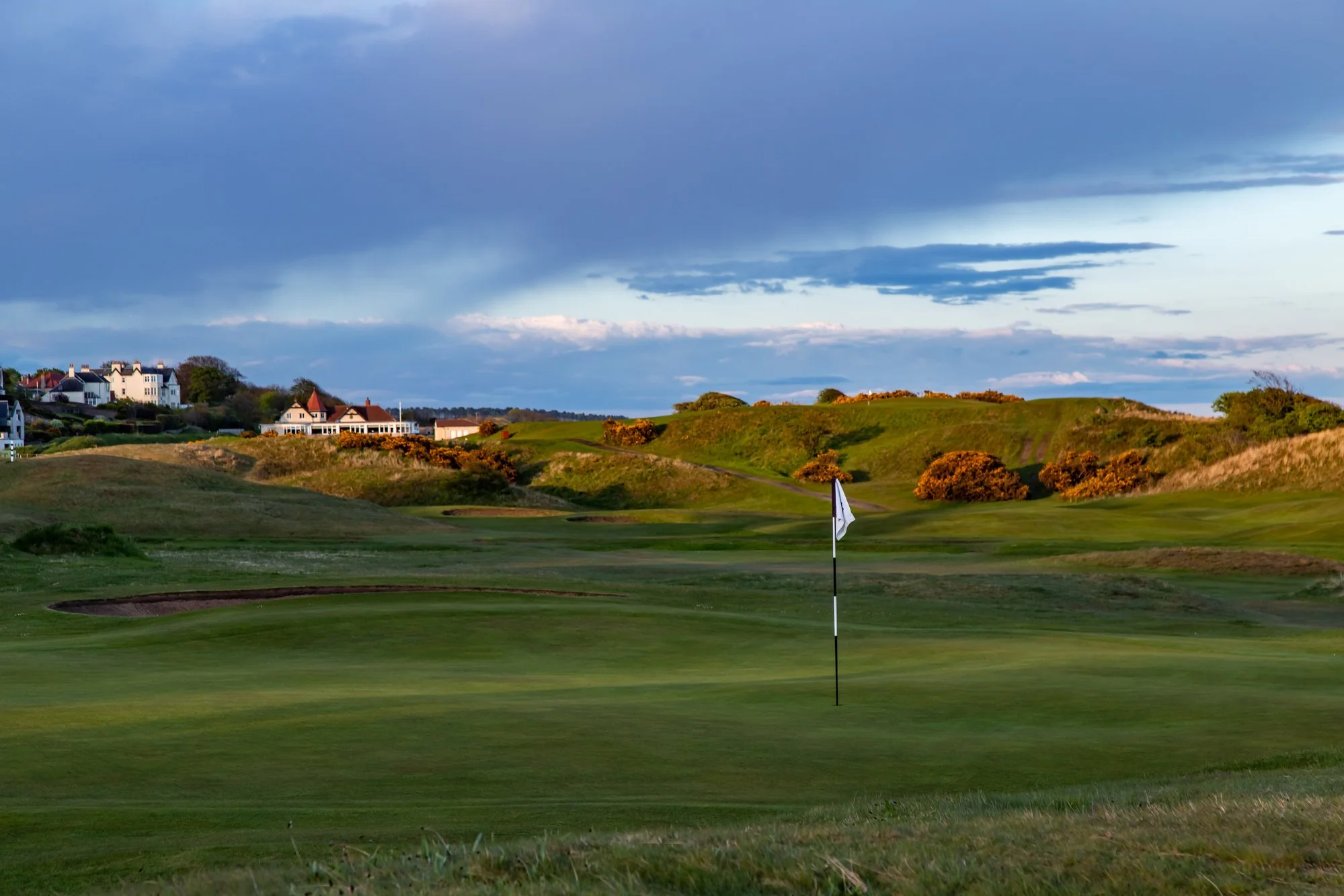 Lundin 2nd green.jpg