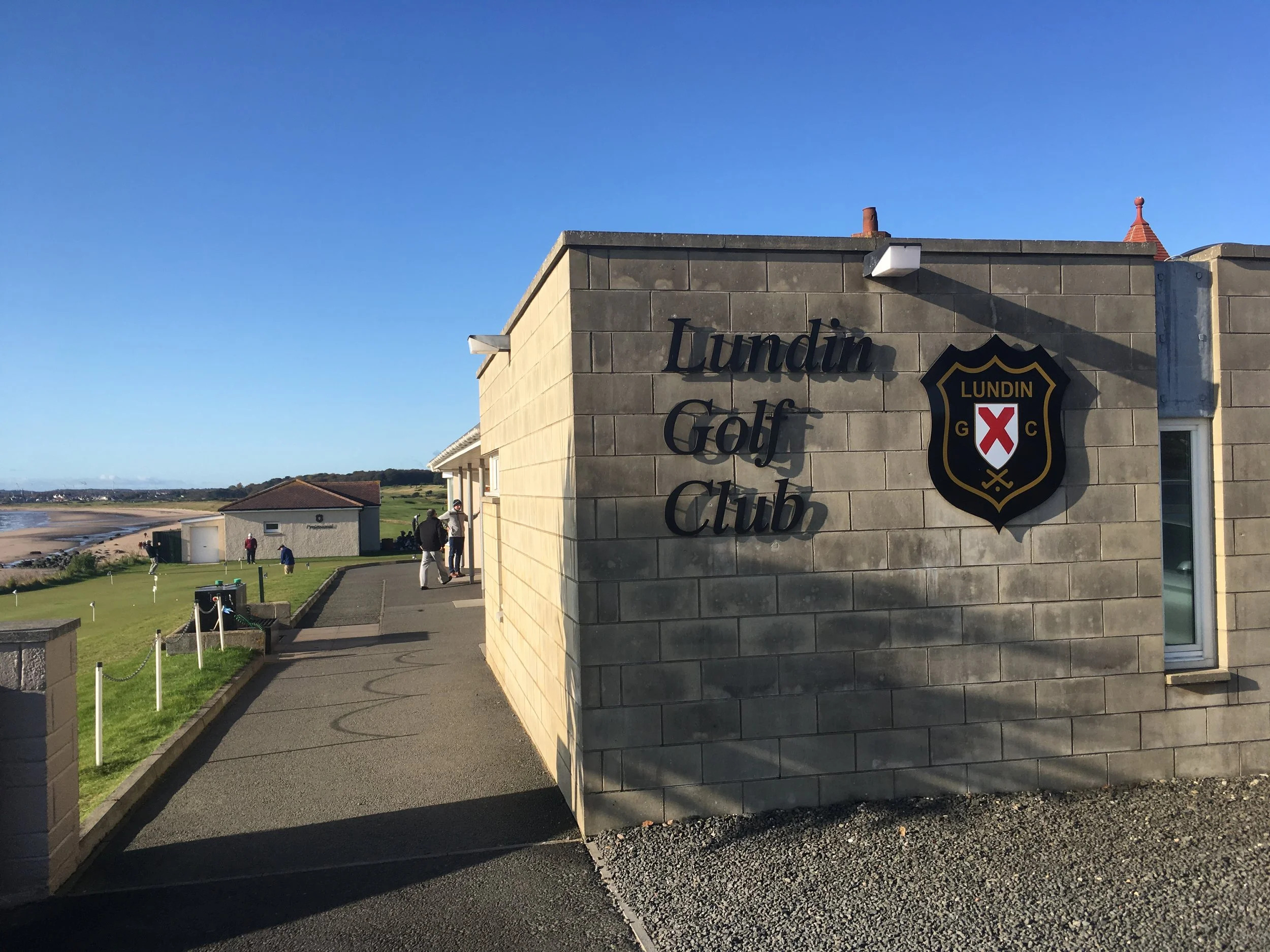 Lundin Golf Club clubhouse , Fife.jpg