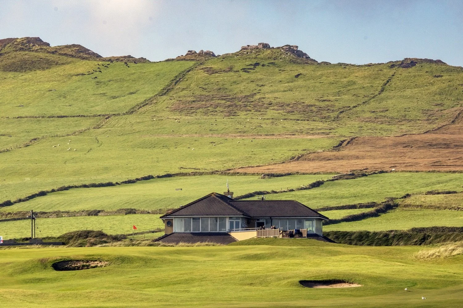 Ceann Sibeal headland over the clubhouse 3.jpg