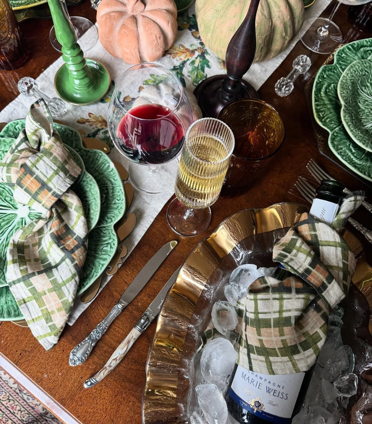 holiday hosting season loading&hellip;

we love to incorporate both new &amp; vintage pieces together to create a truly unique and memorable table scape that can be enjoyed with all of your favorite people.