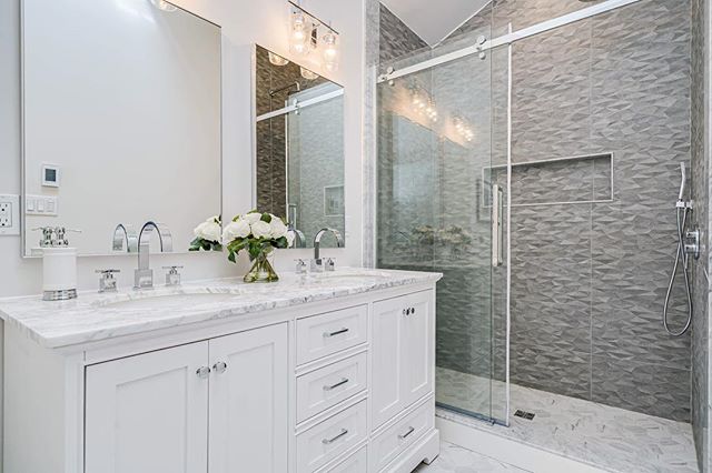 Very pleased with the turnout of this master en-suite and custom shower. 
This bathroom belongs to a stunning 4 bedroom, 5 bathroom Beaches home that is now up for sale! 
Great pairing up with the @therichardsgroupremax and @parrismckennadesign on th