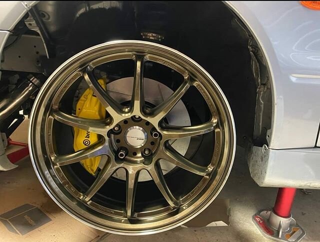 New @workwheelsusa ZR10 in Bronze on @brianbottorff Evo. 
BULK order closing out this weekend.  DM or text/call 215-801-6557 for all of your parts needs.

#showstoppersnj #workwheelsusa #workwheelsjapan #workzr10 #zr10 #evo8 #evo9 #brembo