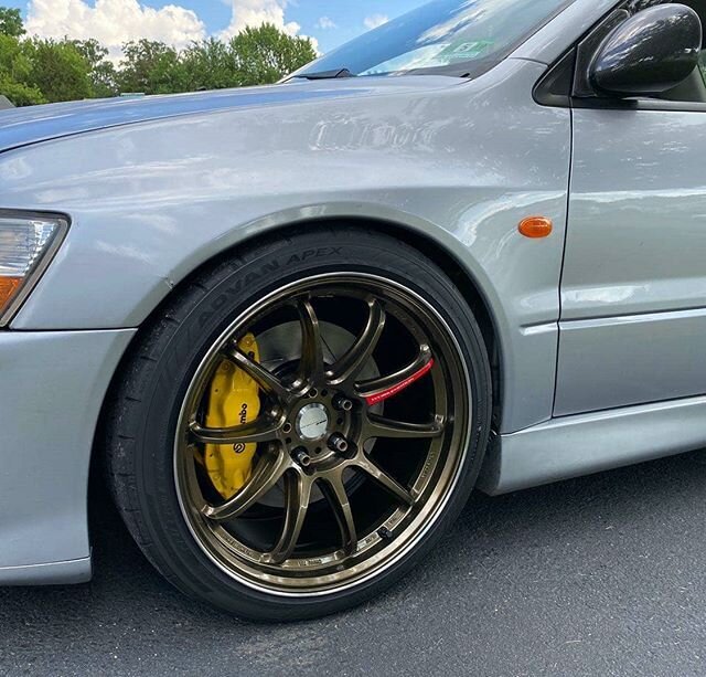 New @workwheelsusa ZR10 on @brianbottorff Evo.  18x9.5 +22 all around.  Clears brembos as well. 
Bulk shipment closing tomorrow.  DM or text/call 215-801-6557 for best pricing.

#showstoppersnj #evo8 #evo9 #workwheelsjapan #workwheelsusa #evogram #ev