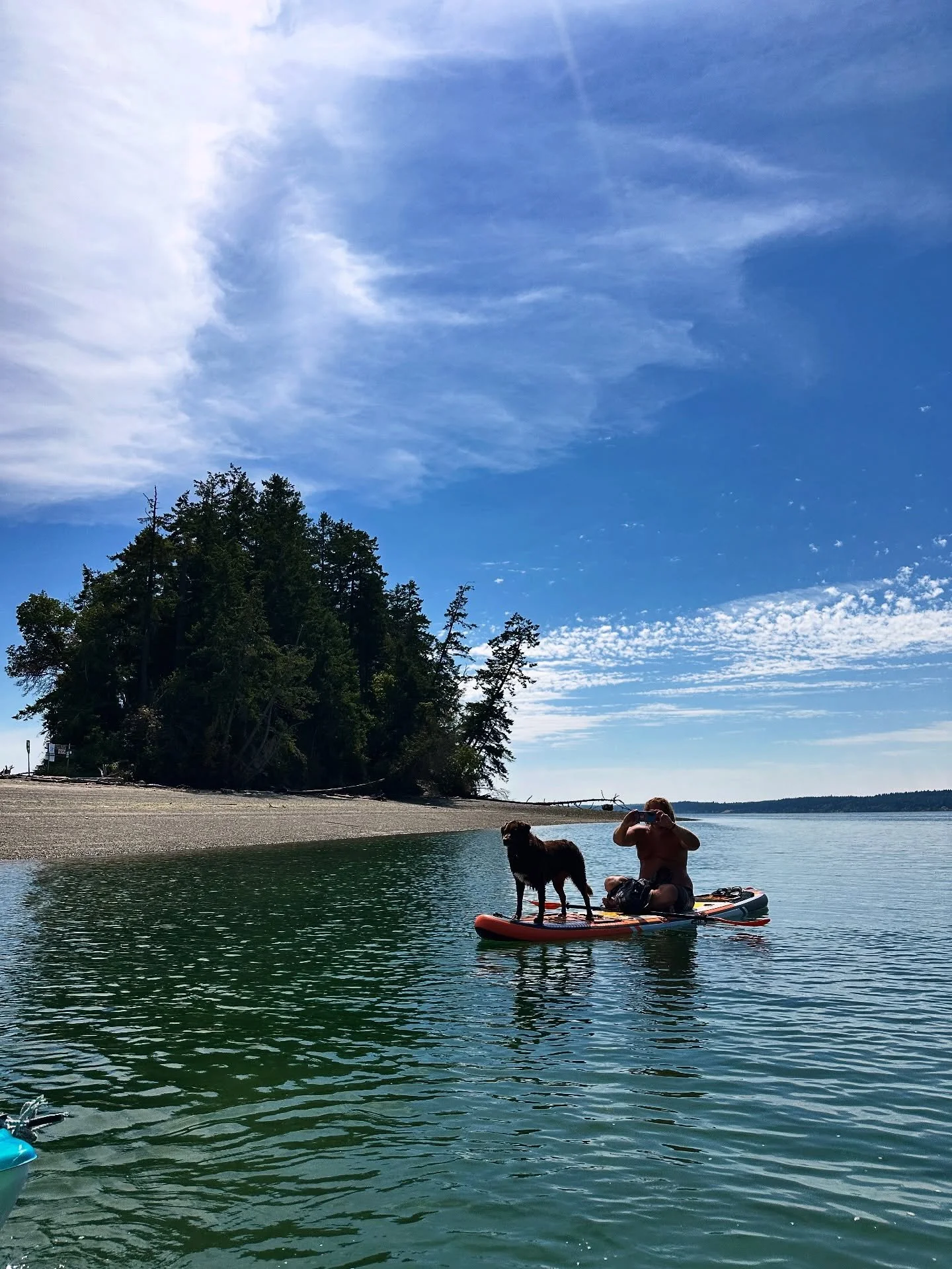 Recently we connected with the legendary adventurer and watertrails hype man Scott Goerig of Deadmans Island Kayak &amp; SUP @scott_deadmanskayaksup for a paddle out to Cutts Island and OMG was it a blast! Scott and his trusty first mate Nicky (this 
