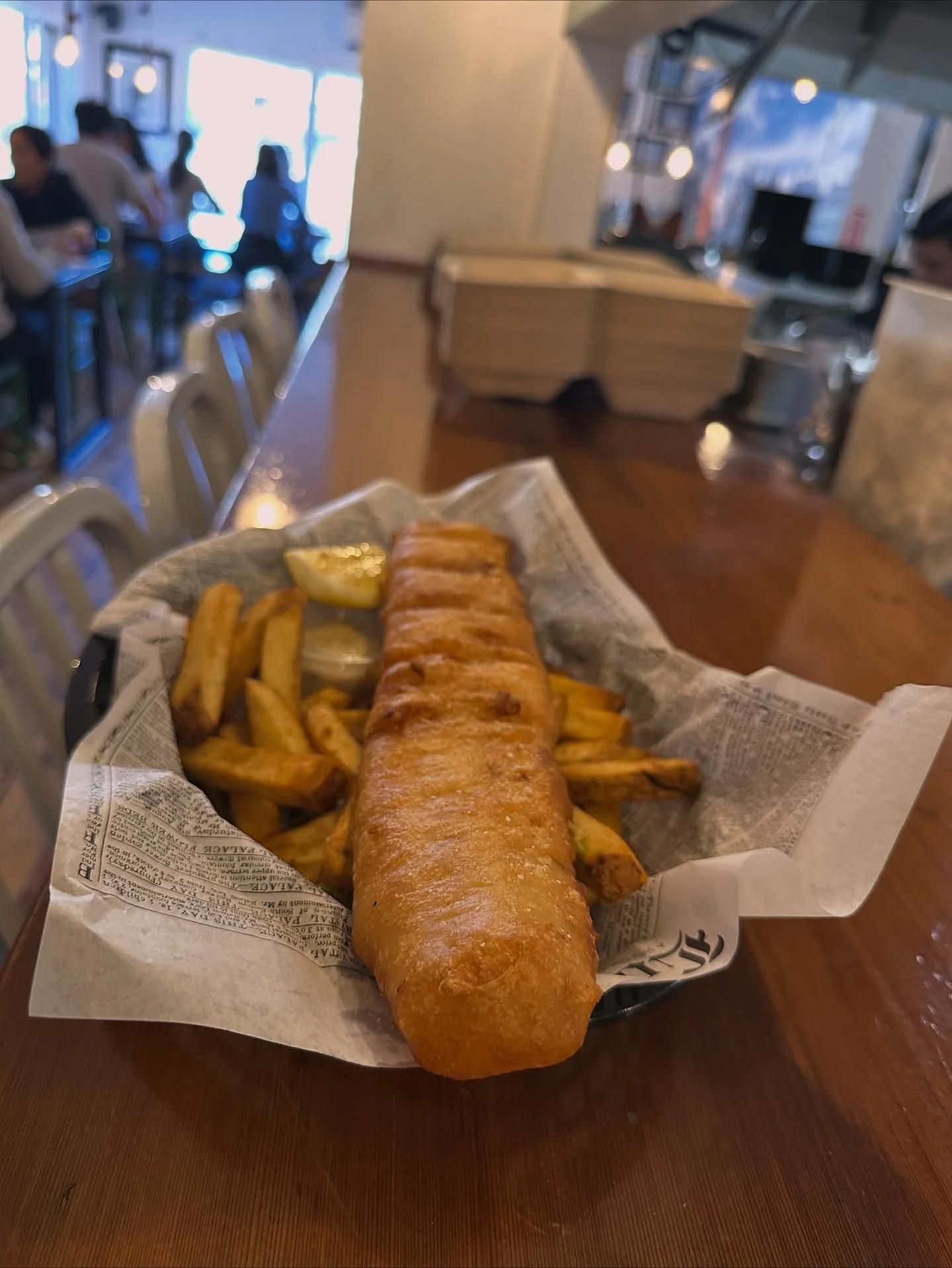 As the weather turns colder we are looking for places to cozy up&hellip;and what&rsquo;s cozier than a cup of chowder and some fish n&rsquo; chips? Proper Fish is a Bainbridge Island favorite for savory seafood in a super cozy atmosphere. Their fish 