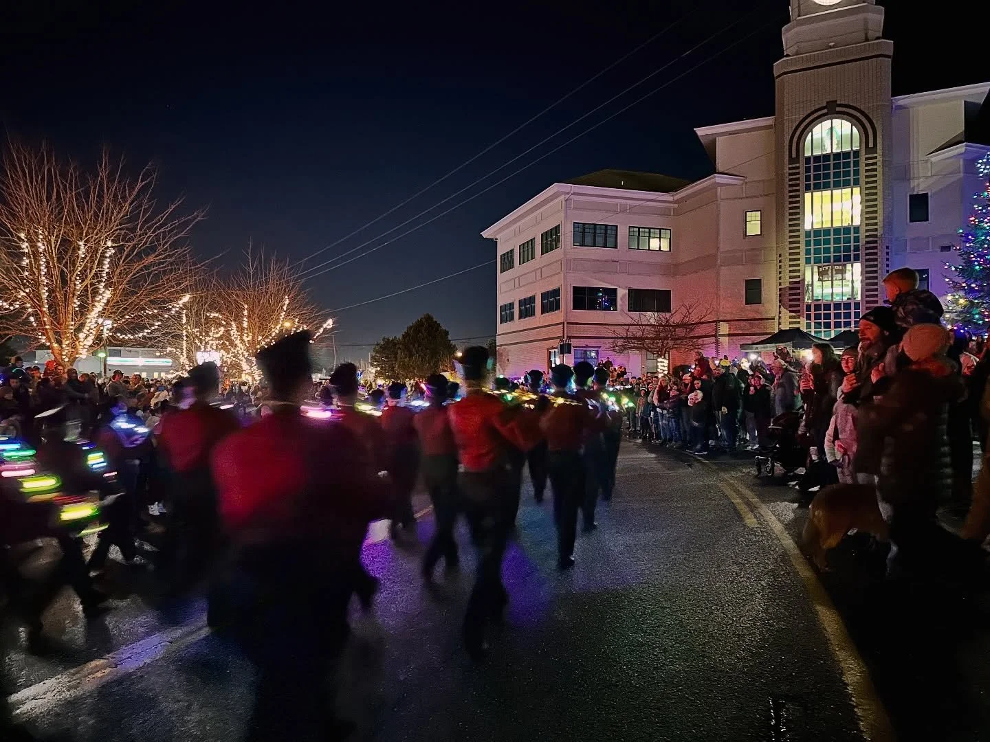 Is it too early to start dreaming about Port Orchard&rsquo;s Holiday on the Bay parade?! We didn&rsquo;t know think so!! We are in full Holiday Mode and can&rsquo;t wait for all of Kitsap&rsquo;s festivals, markets, shopping and fun. Holiday on the B