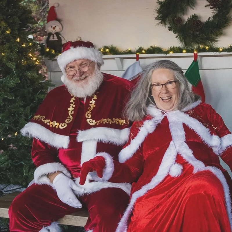5 days until Port Orchard&rsquo;s annual Holiday on the Bay! On Dec. 6th from 3-8pm the South Kitsap waterfront transforms into a wonderland as thousands gather for festivities, photos with Santa, live music, a parade, karaoke with the Grinch, and of