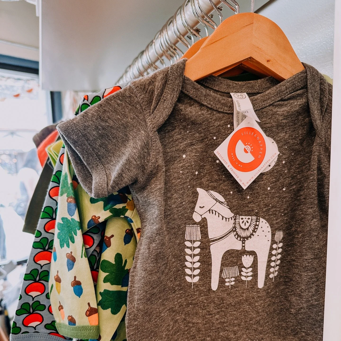 Where should you shop when you need a wide variety of gifts and you don&rsquo;t want to drive all over town? Great question! Here are a few shops from our Gift Guide that we suggest you check out. 
@nordiskapoulsbo 
@portgamblegeneralstore 
@gathered