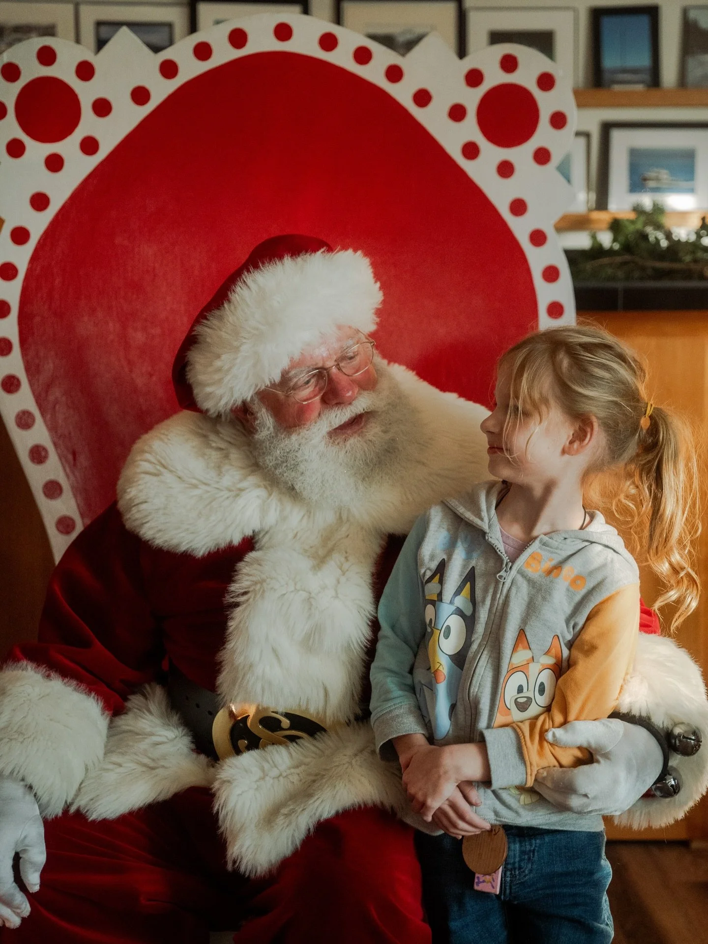 Last weekend, the Kingston waterfront came alive with holiday cheer. If you missed it, don&rsquo;t worry, you can still enjoy the small town holiday vibes - don&rsquo;t forget to wander around the marina&rsquo;s holiday light display - one of our fav