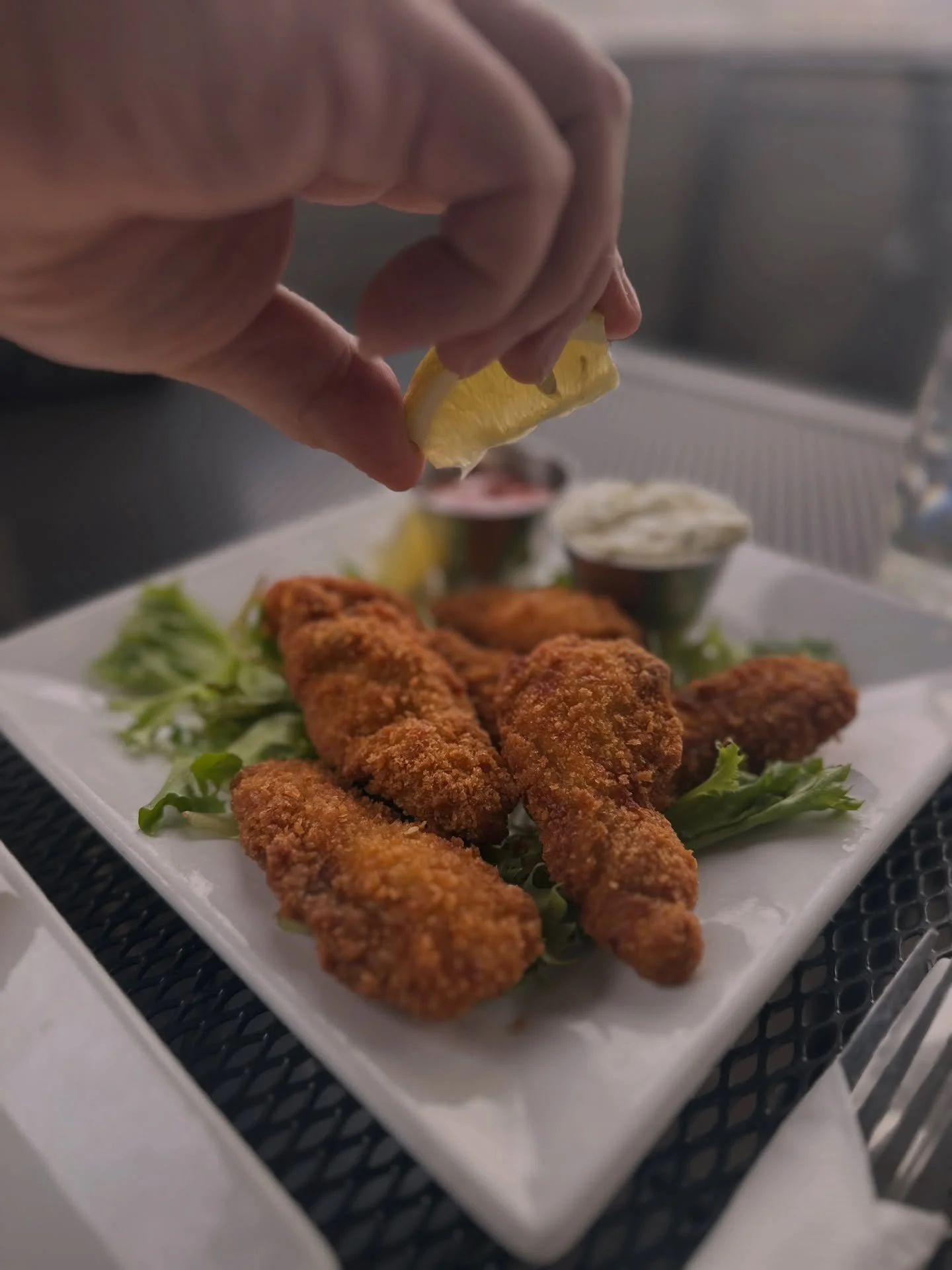 What do fried oysters, a steaming bowl of clam chowder, an apple gorgonzola salad and a big ol fish taco have in common? They&rsquo;re all on the menu at Sully&rsquo;s Bistro &amp; Bar in Suquamish. This little restaurant boasts big flavors and serve