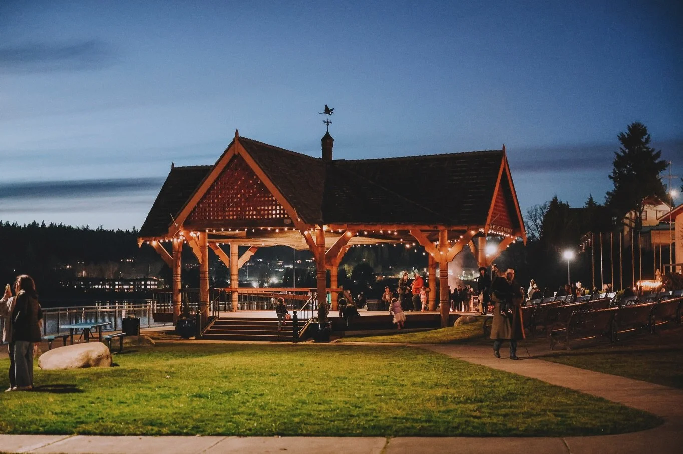 Poulsbo&rsquo;s Second Saturday Art Walk is a fantastic opportunity to explore the beautiful downtown waterfront, appreciate local art and shop + dine local. This weekend is your next opportunity to explore the Art Walk - grab some friends and make a