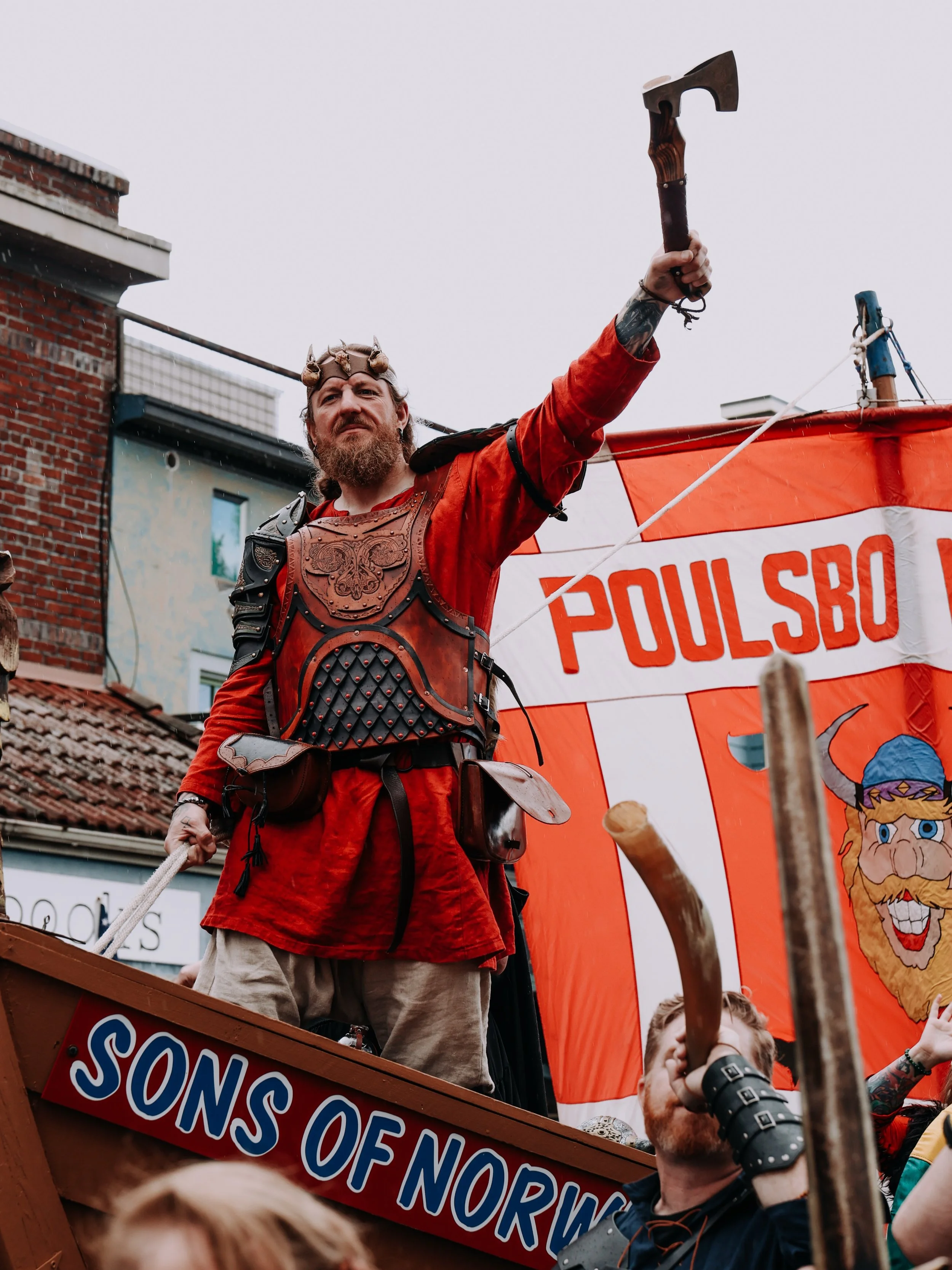 The annual Viking Fest parade was full of all our favorite things! Vikings! Pups! Cute kids! Rad marching bands! And more love, laughter and smiling faces than you could count! Cheers to an epic 2026 Viking Parade! ✨