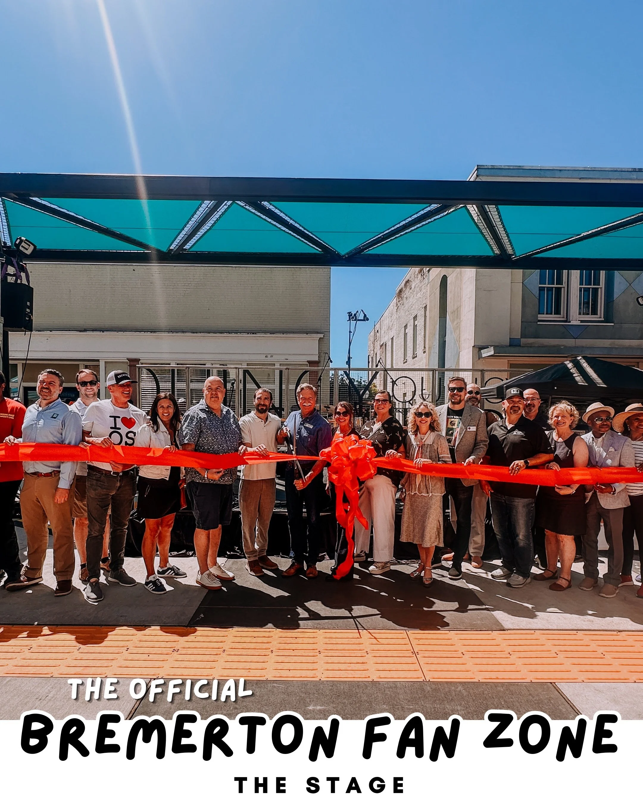 The Official @bremertonfanzone is hosting 8 watch parties this summer between June 12-July 6 (possibly more if USA continues into the finals)! 

Location: @quincy_square - Above the stage in Quincy Square, a 20 foot screen will play the world champio