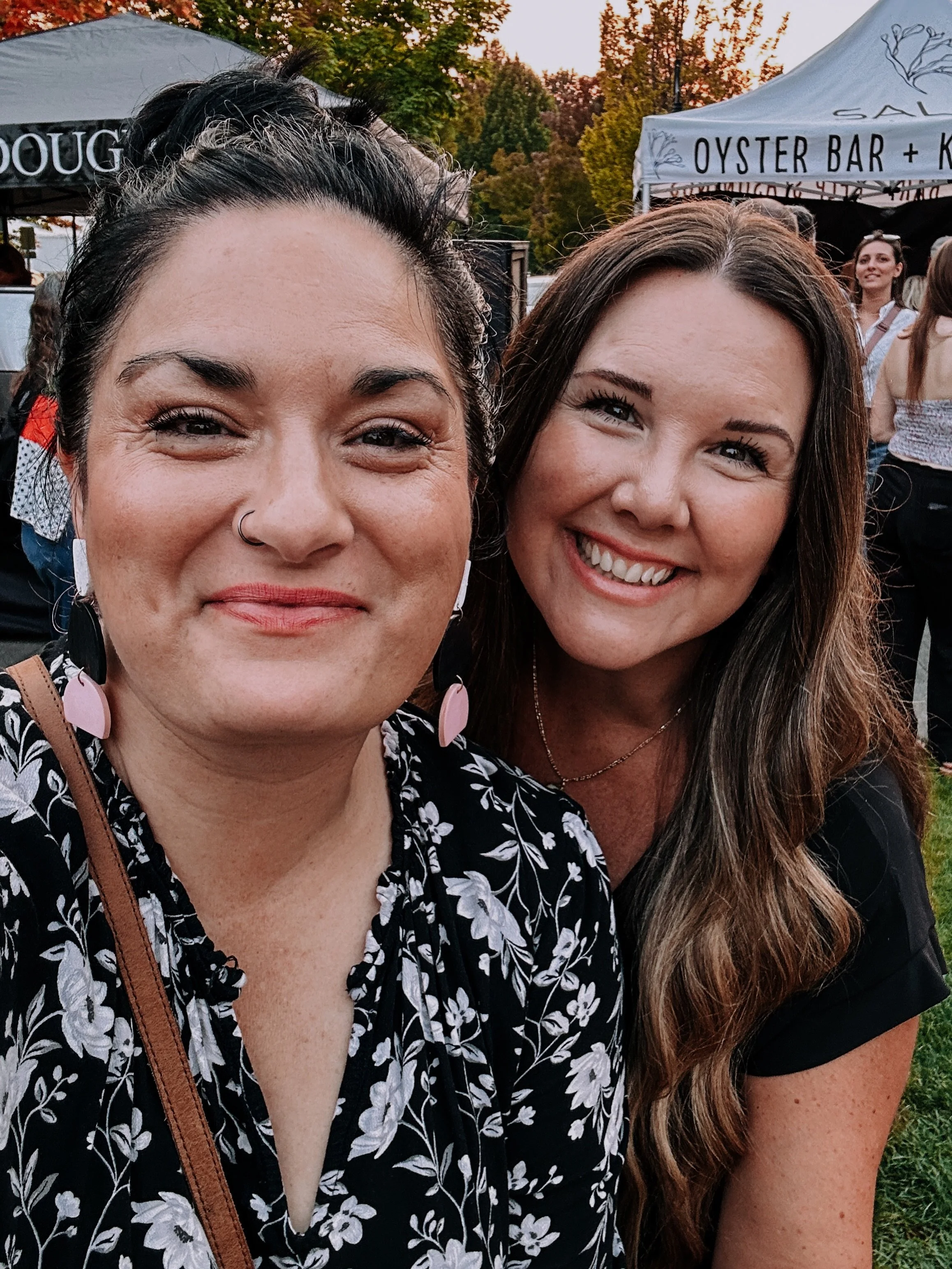 A perfect &lsquo;girls night&rsquo; opportunity is coming up this Friday evening on Bainbridge Island! Grab your girlfriends (and maybe the boyfriends too) for an evening of drinks, food trucks, community and shopping at this summer&rsquo;s favorite 